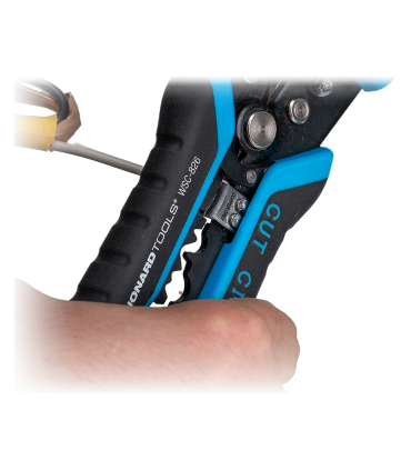 Outil de sertissage et de dénudage